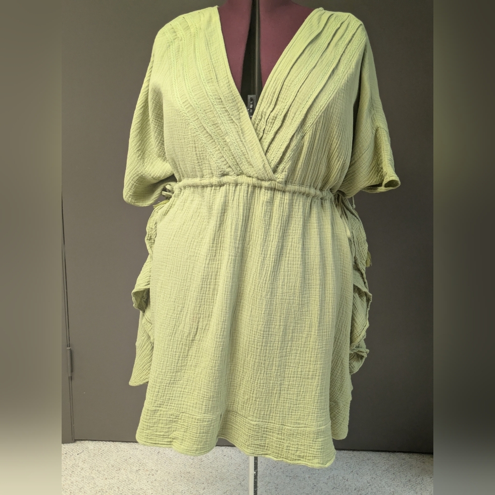 DAVI & DANI Light Green Crinkle Mini Dress